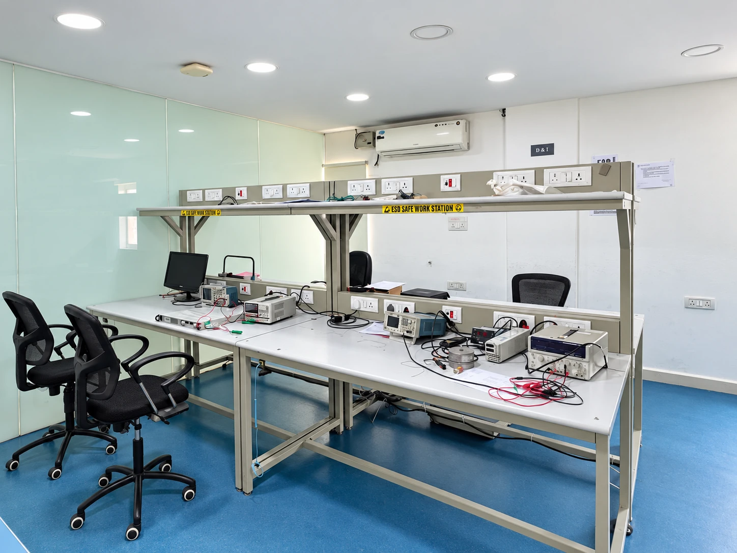 RTS electronics integration and test bench